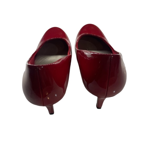 Red patent 3 inch high heel, Mary Jane, rounded heel shoe,7 1/2 - Picture 5 of 9